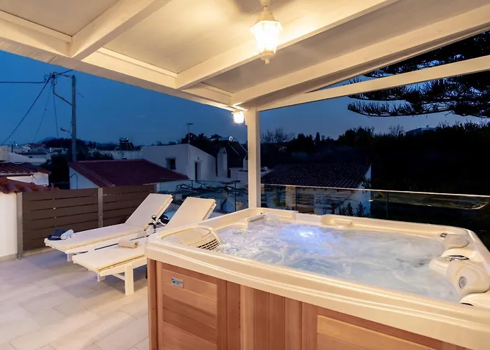 Cozy Secret Home With Jetted Tub